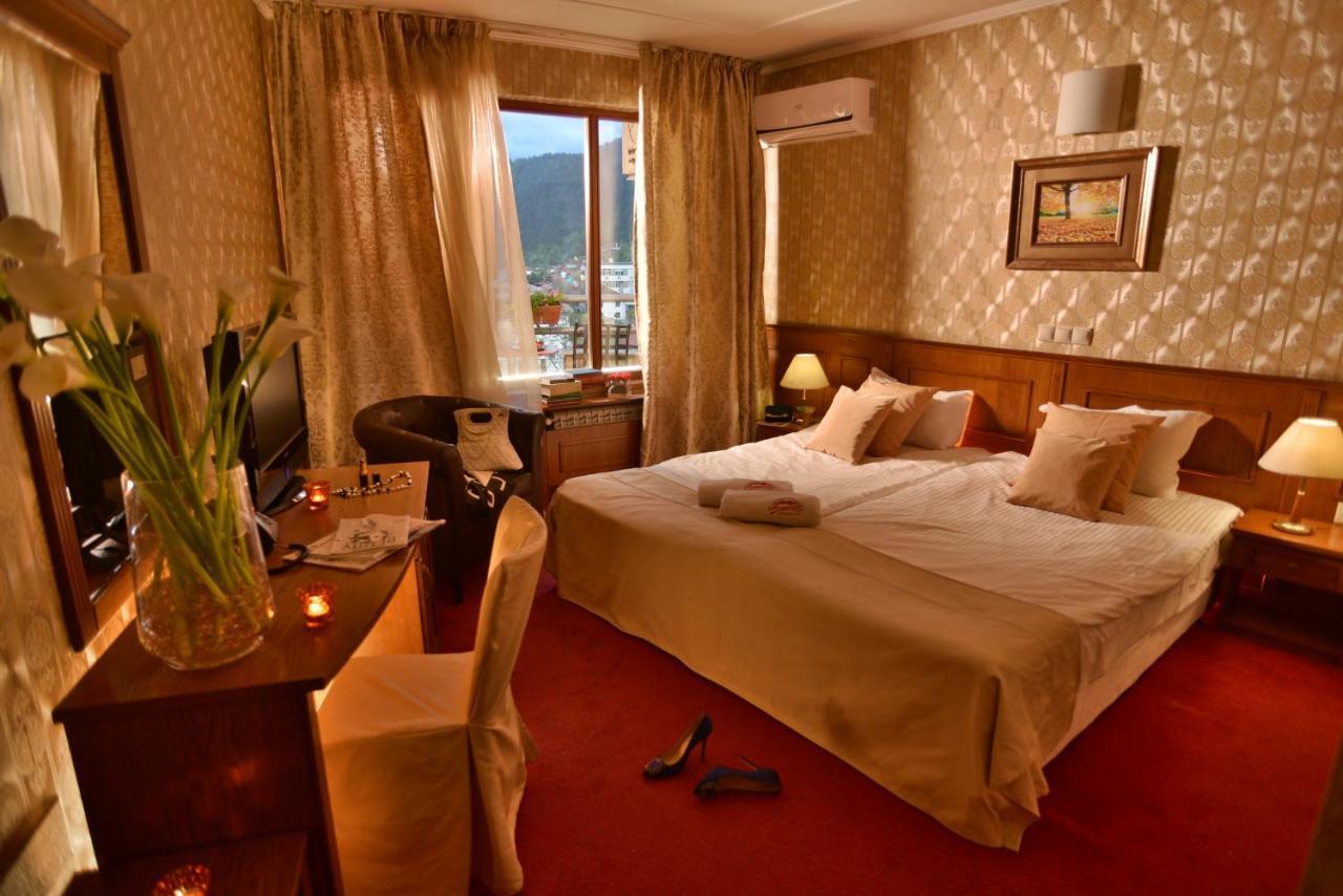 Mountain Boutique Family Hotel Devin Exterior foto